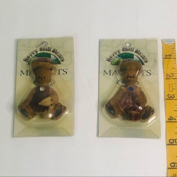 berry hill magnet pair cottage core 2000s novelty bear magnets refrigerator kitc - Picture 1 of 8
